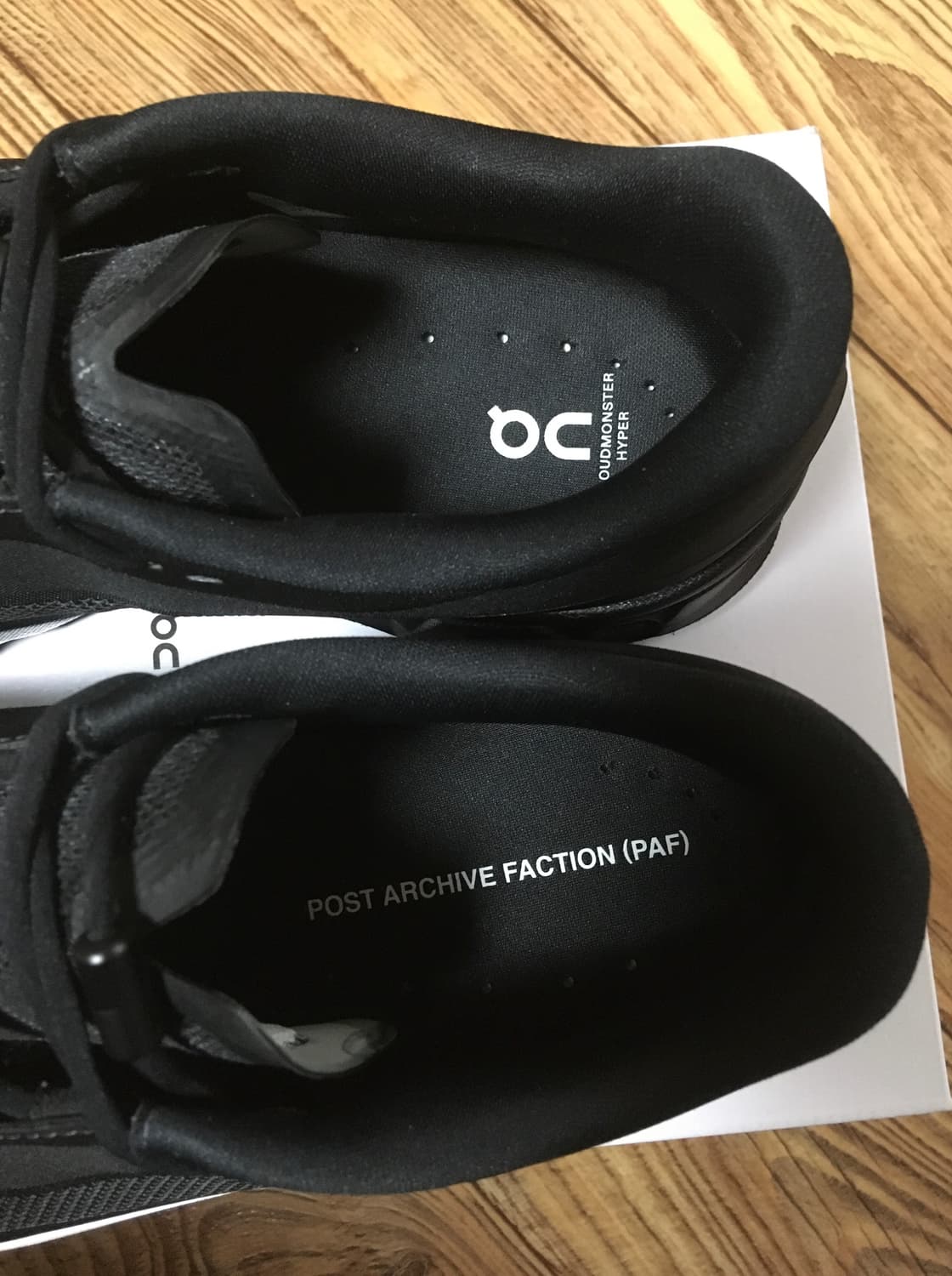 온러닝 파프 클라우드몬스터 하이퍼 블랙 판매합니다 상품이미지3