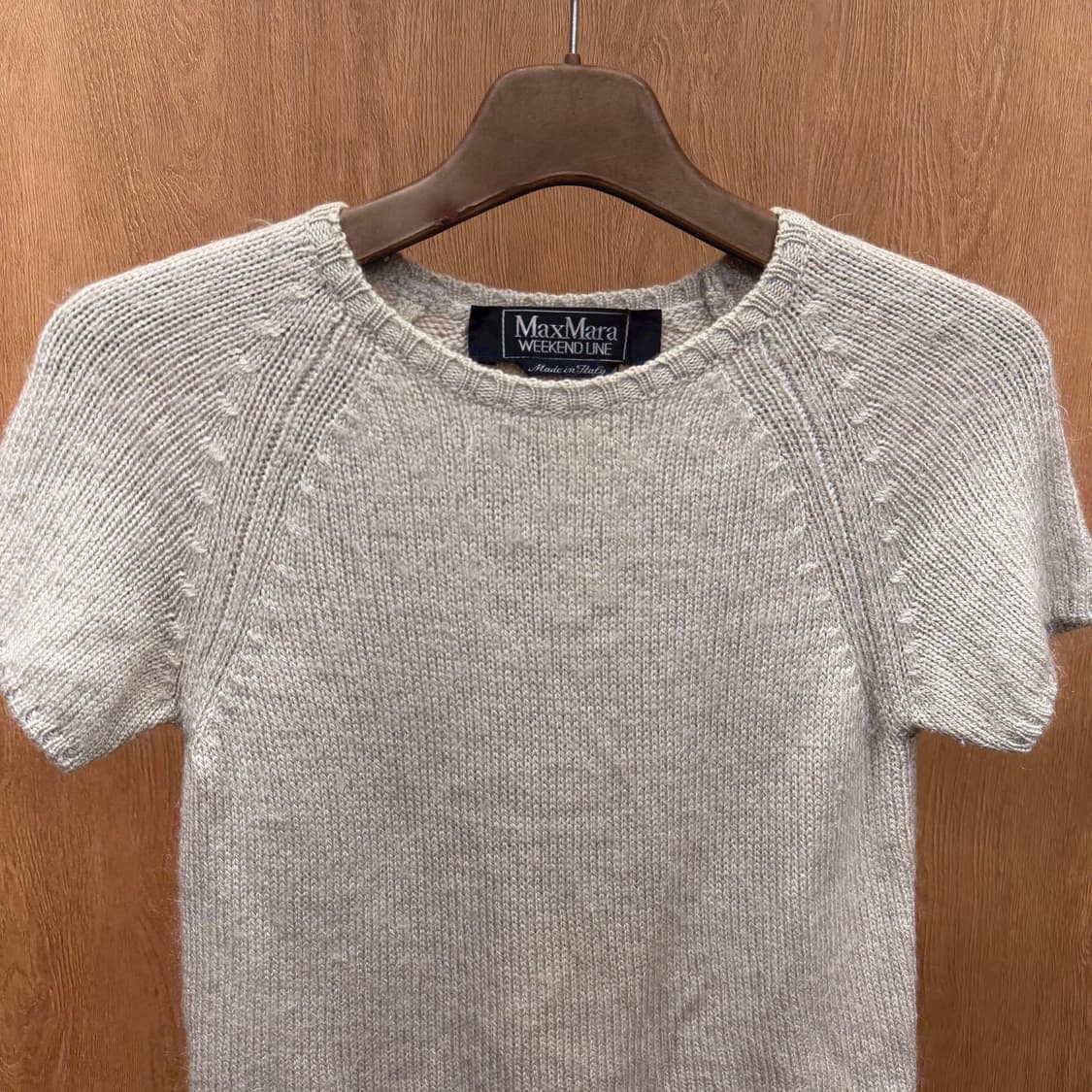 막스마라 위켄드 반팔 라운드넥 니트 골지 마감 심플 디테일 그레이 상품이미지4