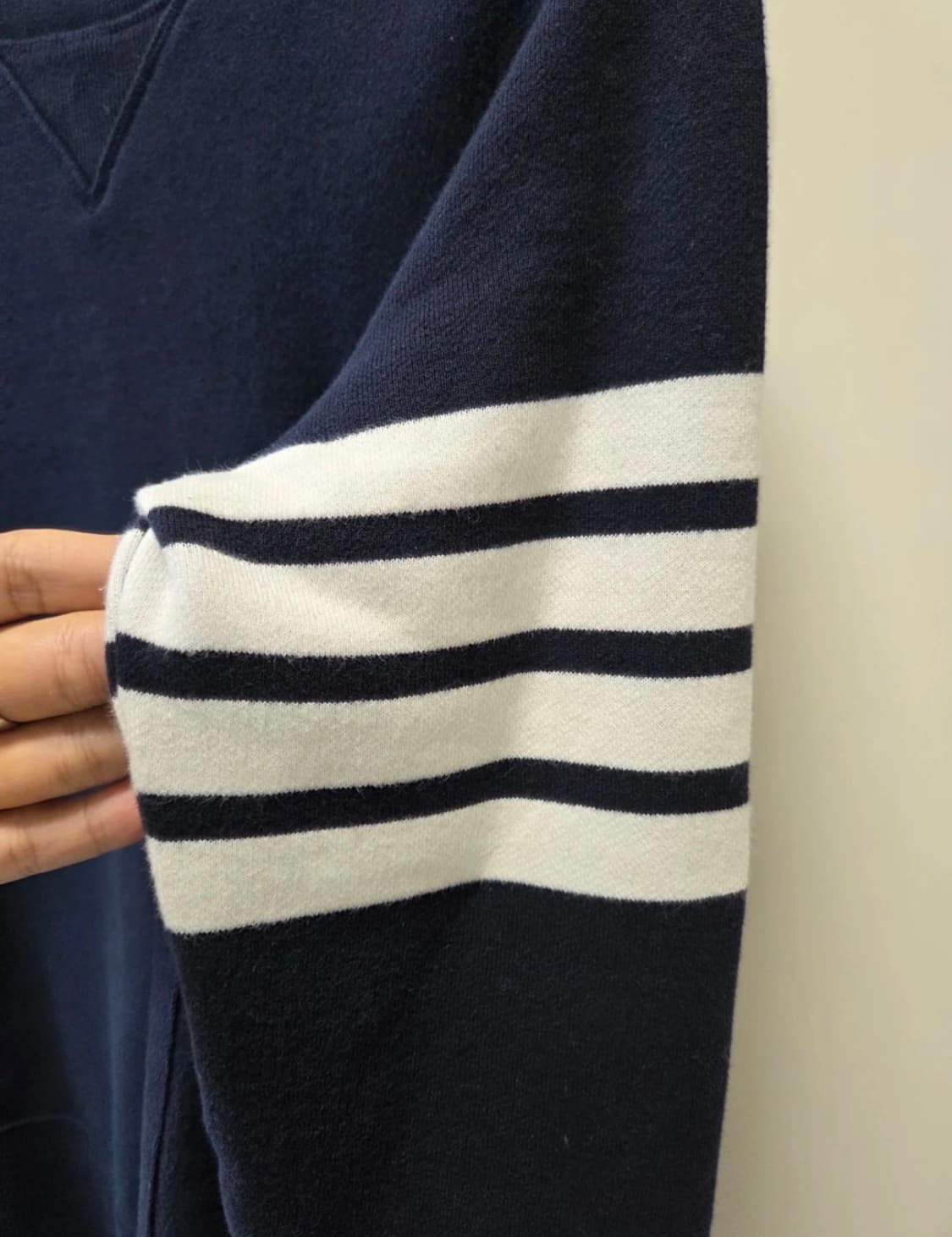 톰브라운 네이비 4선 맨투맨 1사이즈 상품이미지5