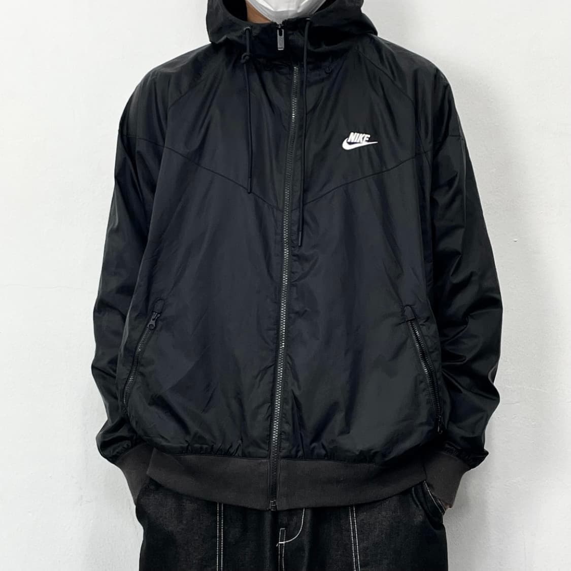 나이키 스우시 올블랙 윈드러너 후드 바람막이 자켓 상품이미지3