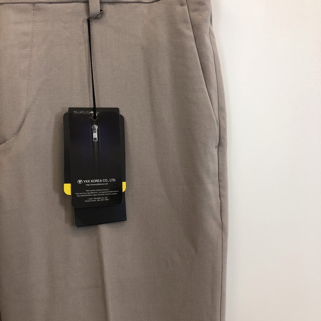 무신사스탠다드 (새상품) 테이퍼드 슬랙스 33 인치  상품이미지2