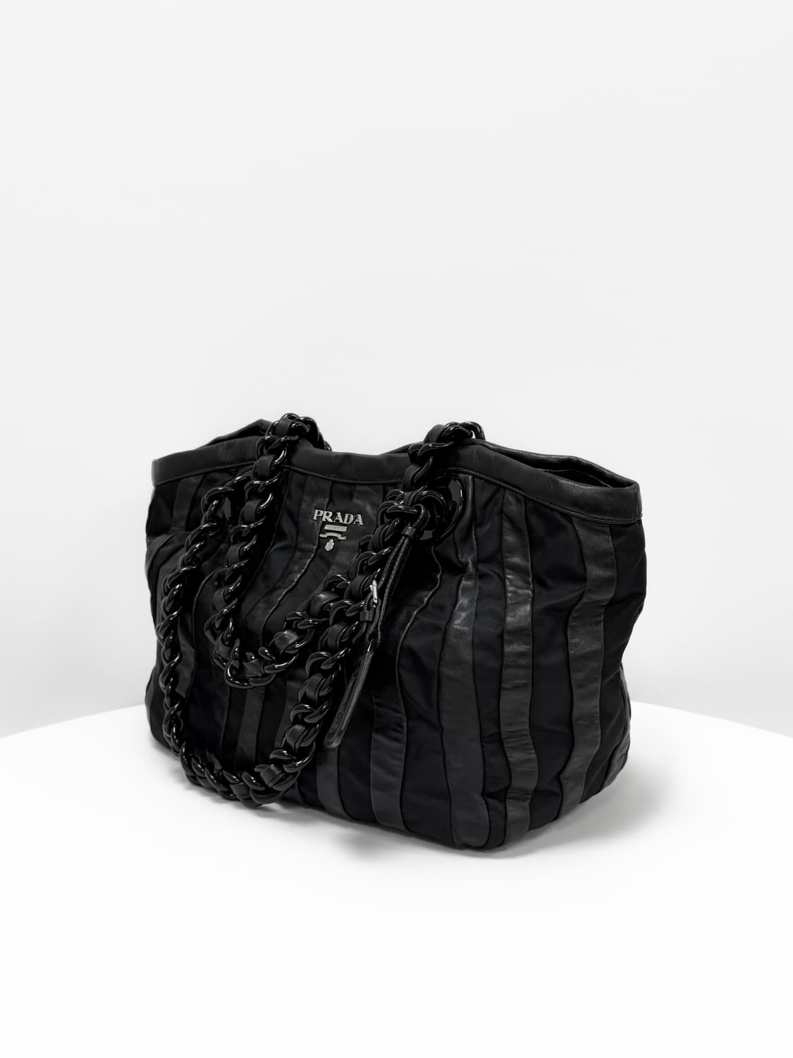 프라다 테수토 나파 레더 스트라이프 체인 쇼퍼백 상품이미지4