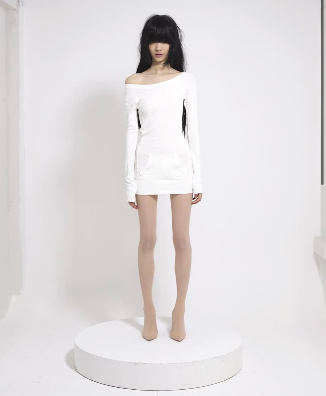 본네 오프숄더 미니드레스 Off-shoulder mini dress 상품이미지1