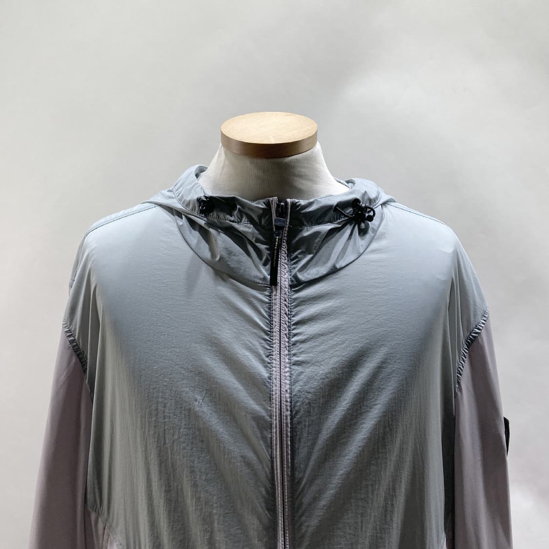 내셔널지오그래픽 남 경량바람막이 100 상품이미지2