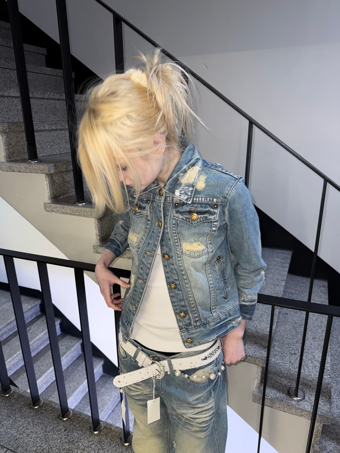 destroyed denim jacket 상품이미지1