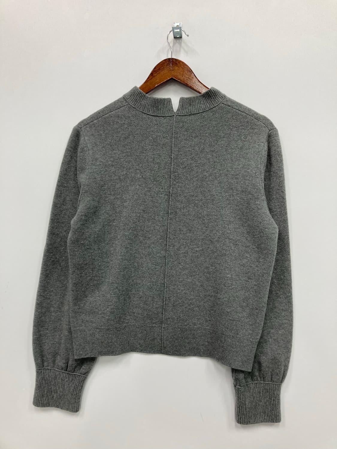 절개 포인트 니트 상품이미지2