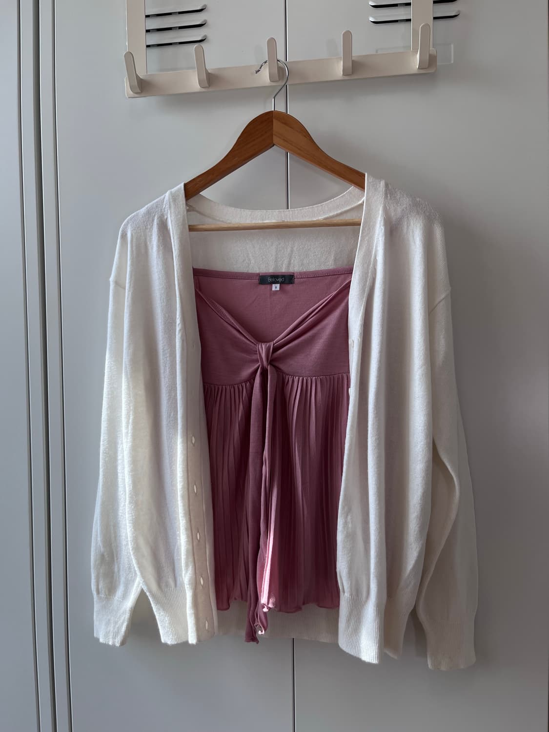 GU 화이트 브이넥 루즈 가디건 상품이미지3