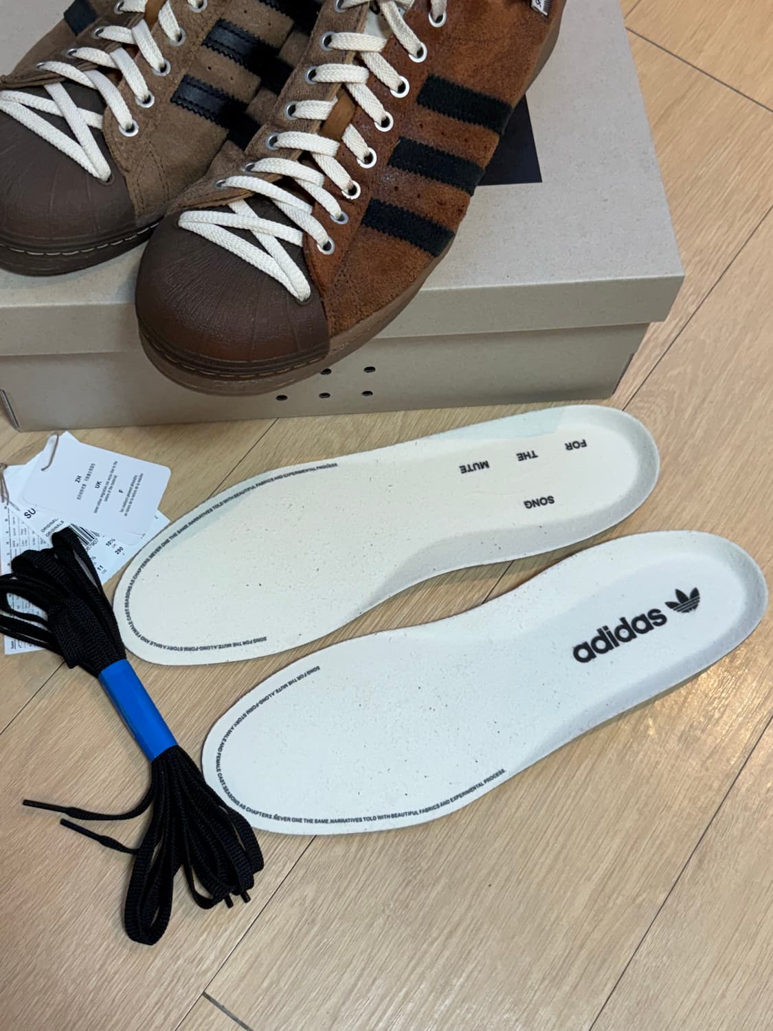 [290] 아디다스 송포더뮤트 슈퍼스타 82 카키 코어 블랙 상품이미지2