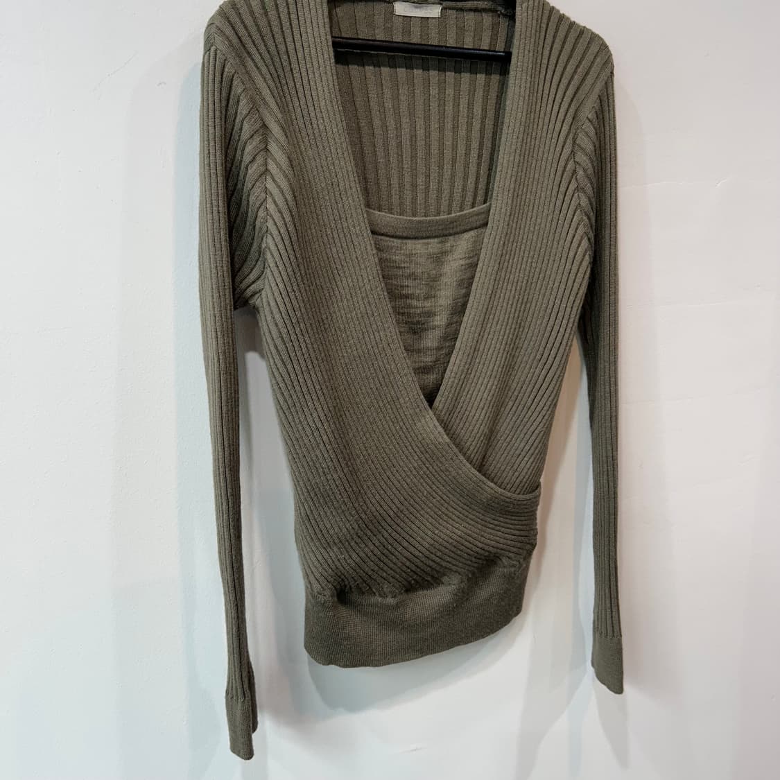 카키 랩 디테일 니트 상품이미지6