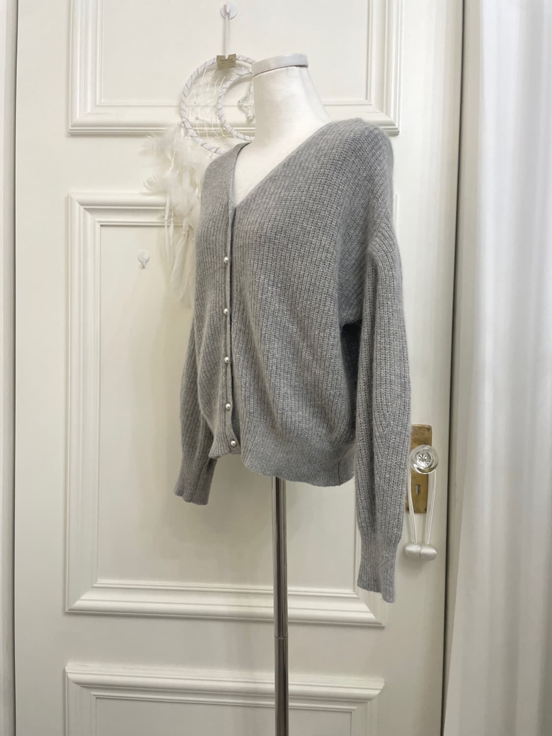 gray pearl button fox angora warm cardig 상품이미지2