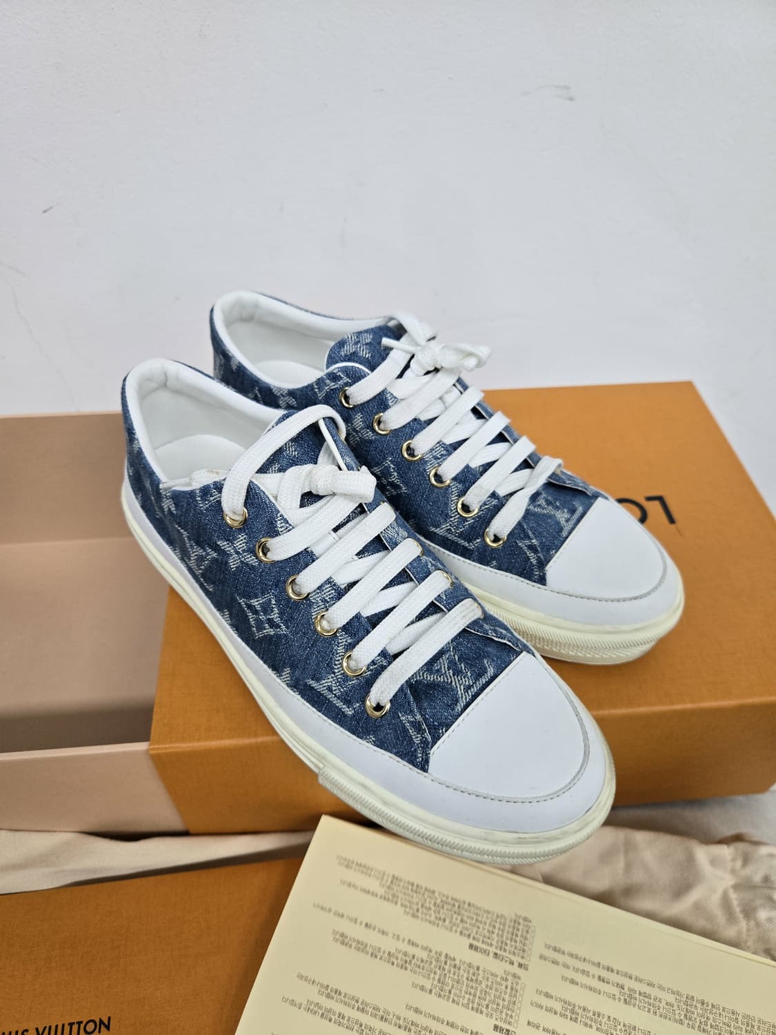[보증서 정품]루이비통 데님 스니커즈 상품이미지1