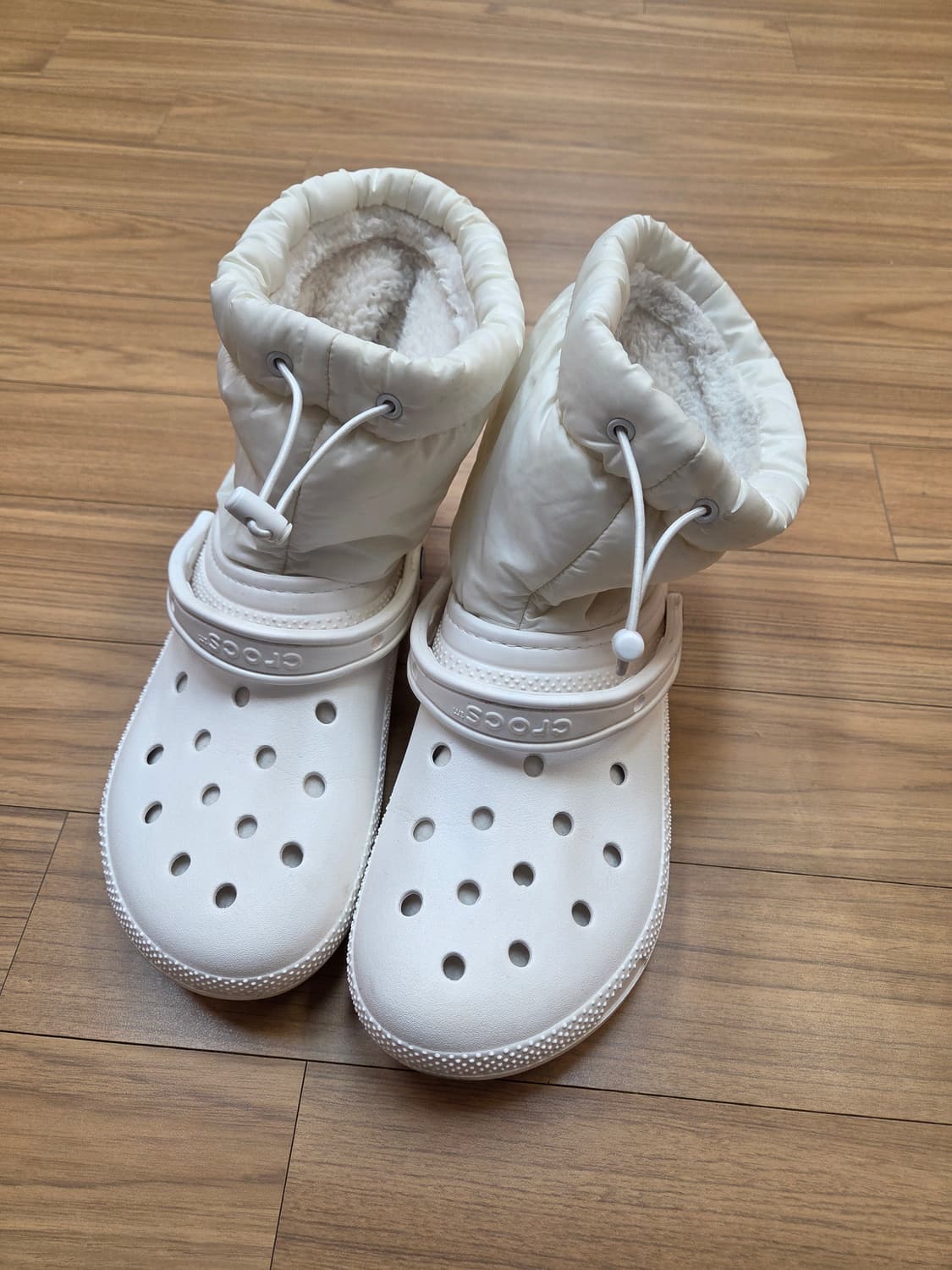 크록스 네오퍼프 부츠입니다
- 색상은 흰색입니다
- 사이즈는 M11입니다 상품이미지1