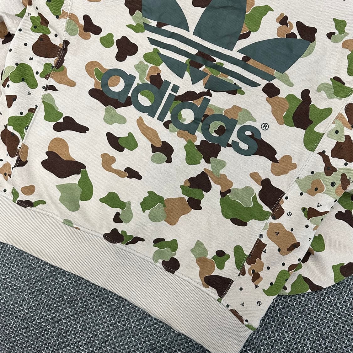 아디다스 빈티지 카모 맨투맨 우먼95 상품이미지5