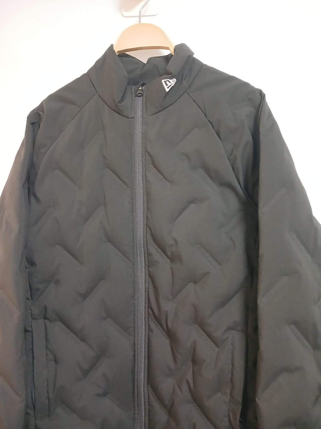 (새상품급,S,90)뉴에라 남성 신슐레이트 퀼팅 구스다운 경량패딩 상품이미지3