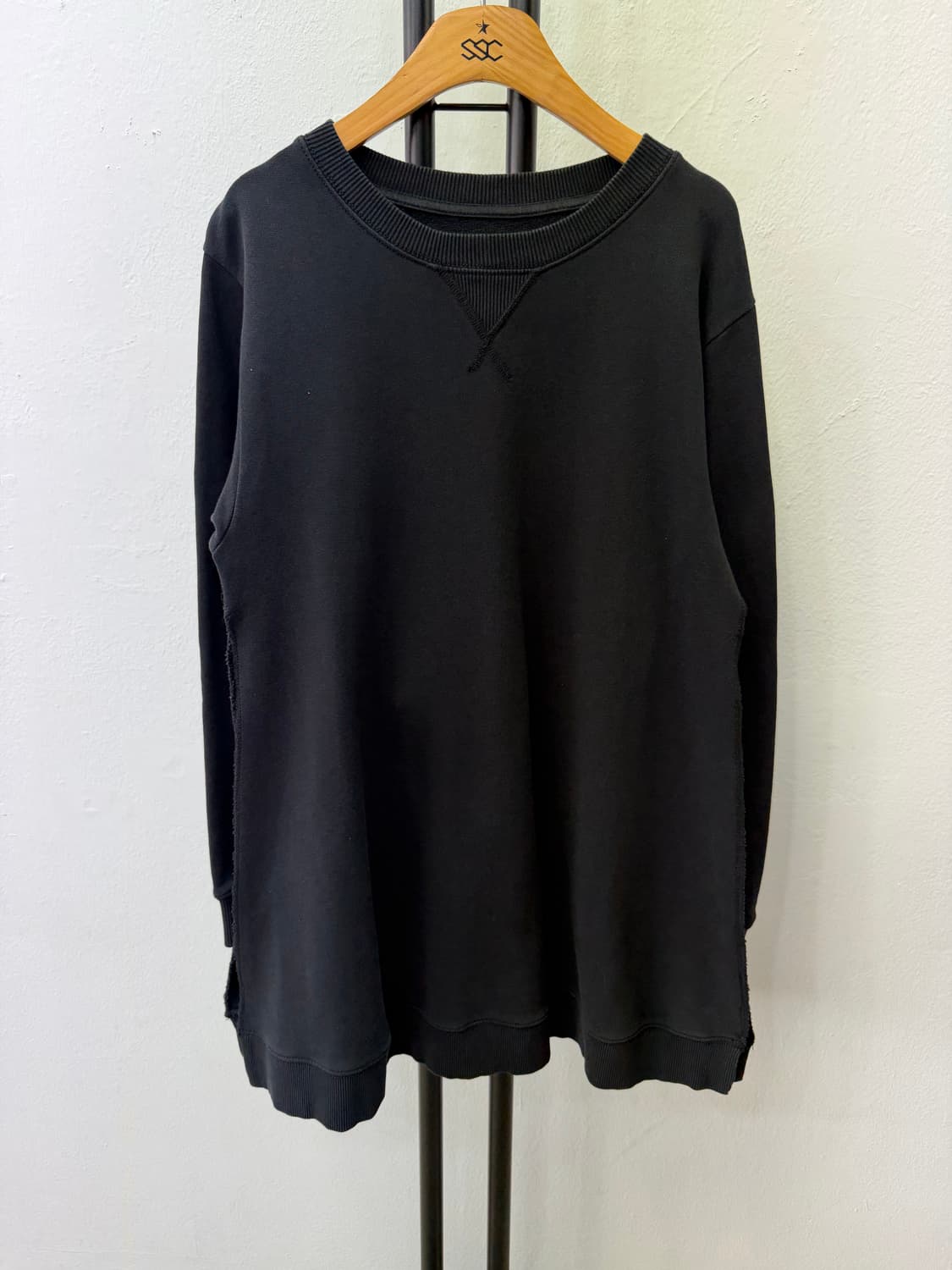 정품) 메종마르지엘라 여성 절개 맨투맨티 XS 상품이미지1