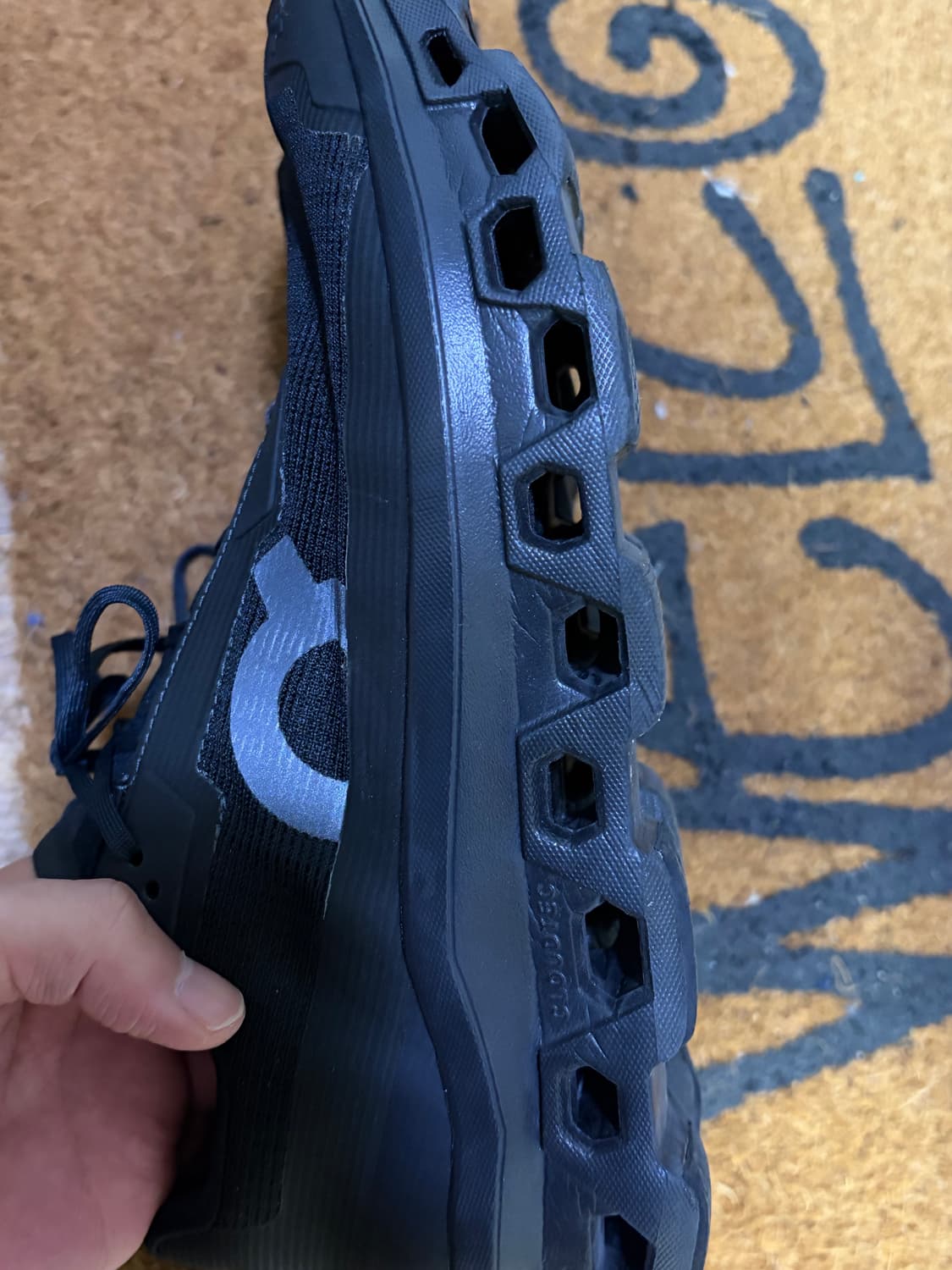 온러닝 클라우드 몬스터 보이드 블랙 EU44 280 상품이미지6