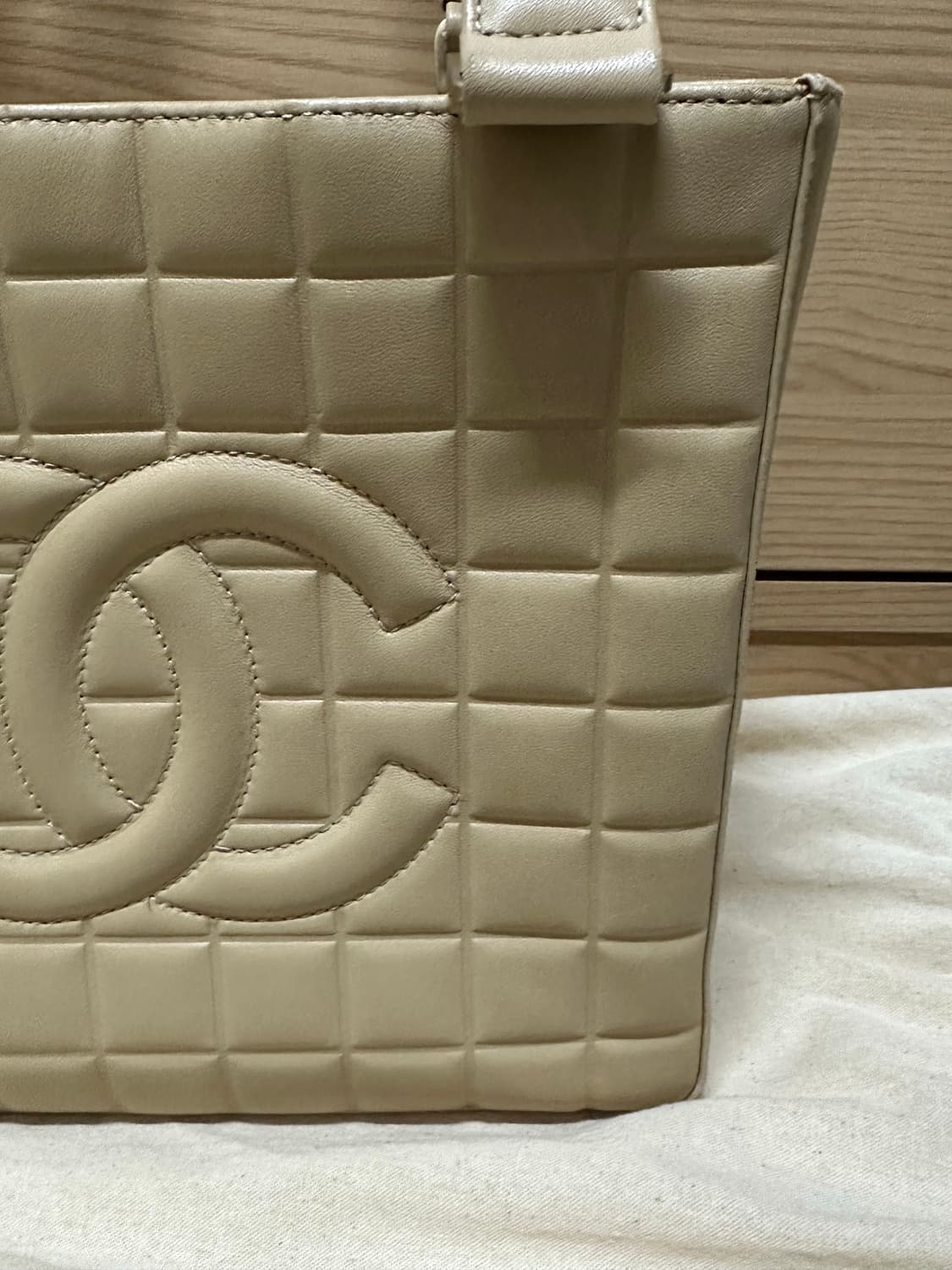 빈티지 샤넬 초코바백 베이지 색상 팝니다(파리에서 직접구매) 상품이미지2