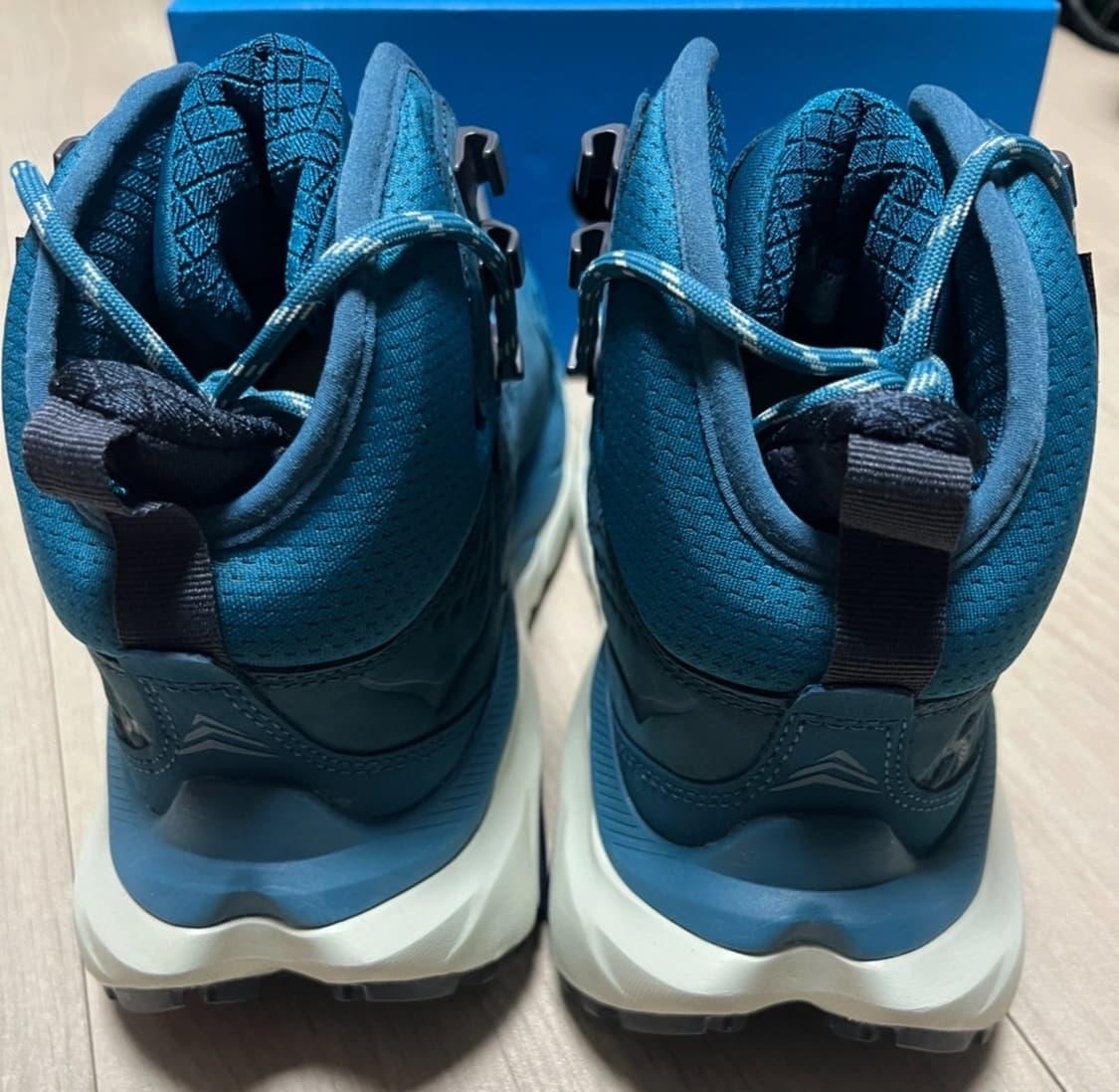 새상품 호카 우먼스 카하2 GTX 블루코랄/그래파이트 245 상품이미지2