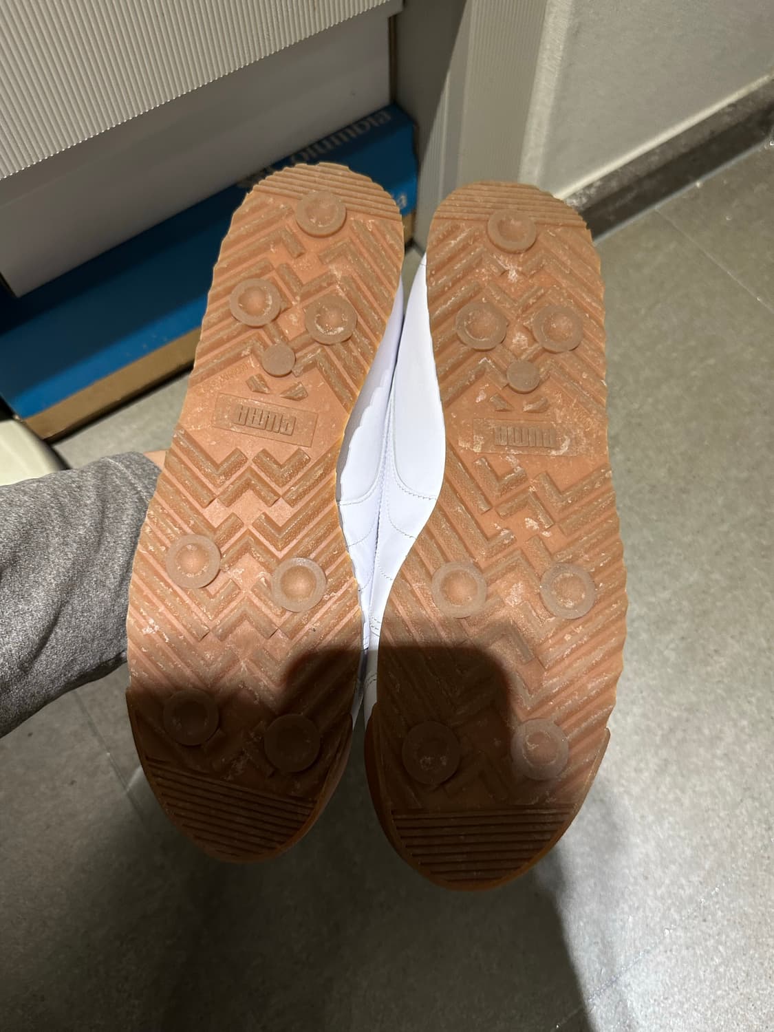  메종키츠네 X 푸마 로마 스니커즈 290 상품이미지7