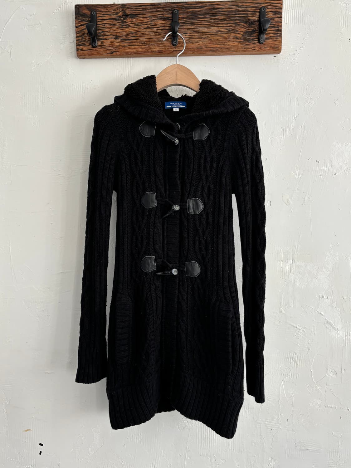 Burberry 버버리 블루라벨 블랙컬러 케이블 더플 후드 가디건 상품이미지4