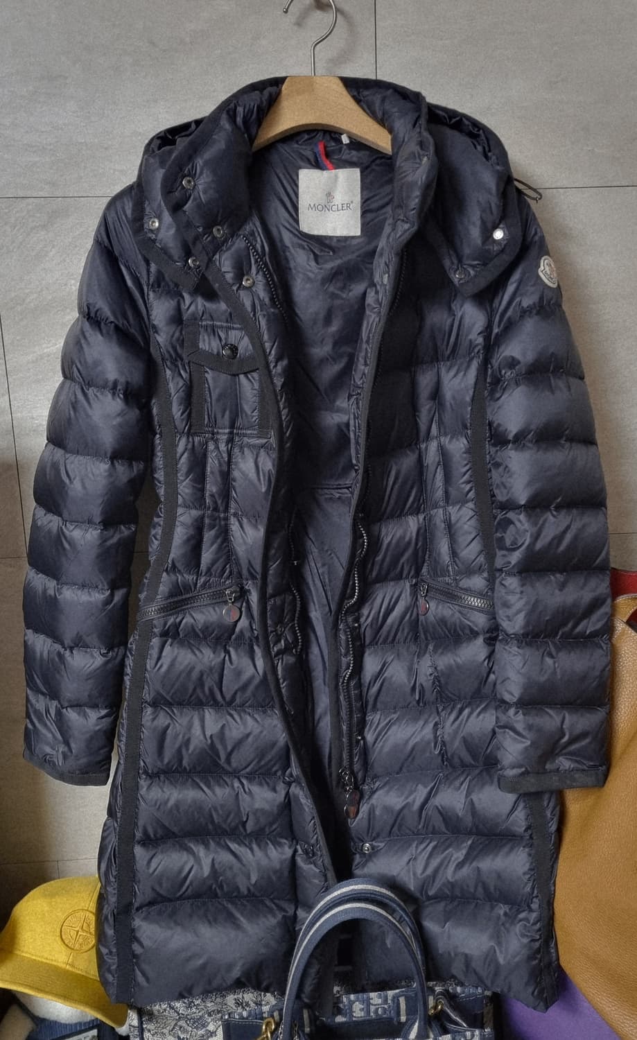 정품) 몽클레르  헤르민 패딩  상품이미지3