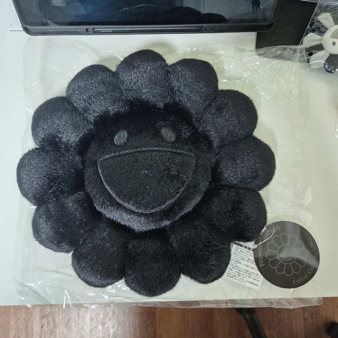 새상품) 카이카이키키 30cm 쿠션 올블랙 상품이미지1