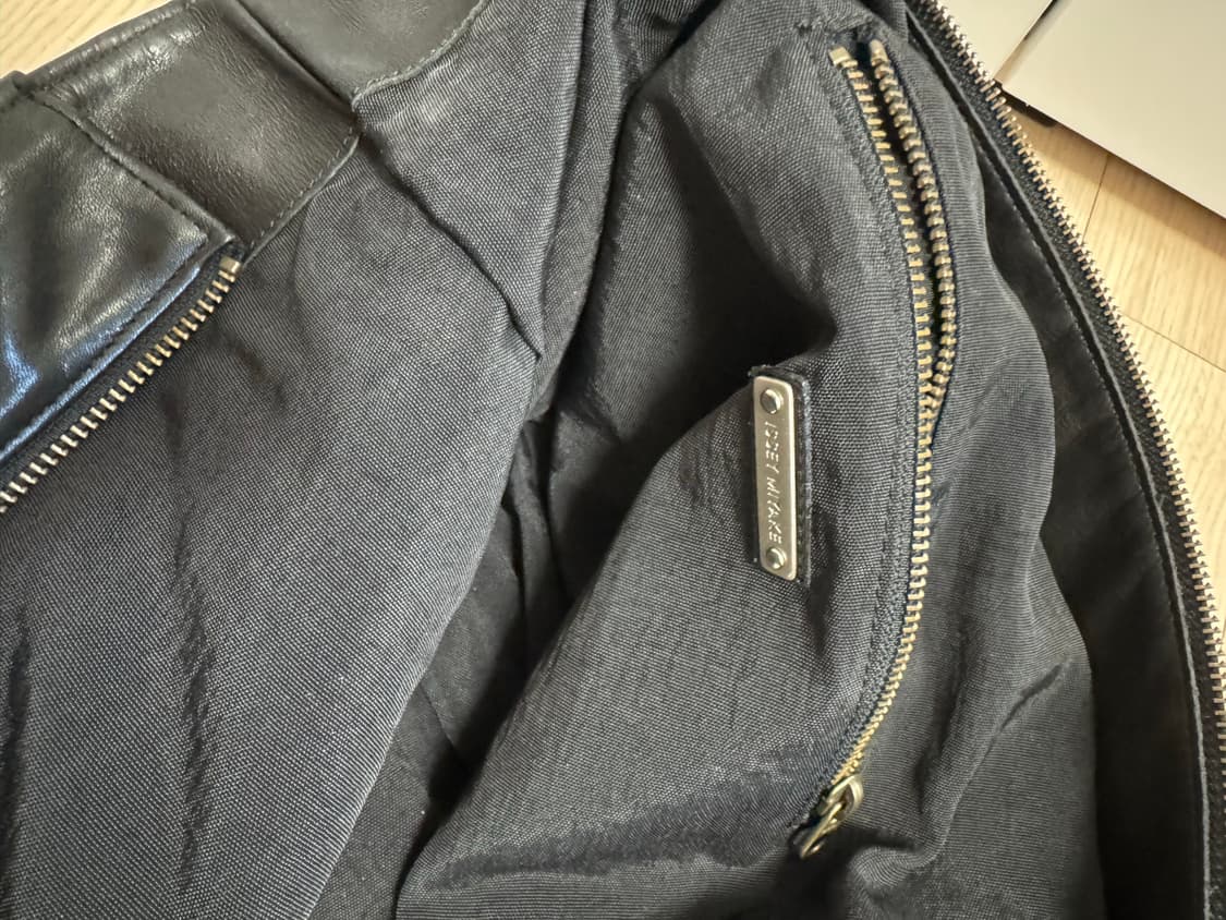 issey miyake 레더백 상품이미지3