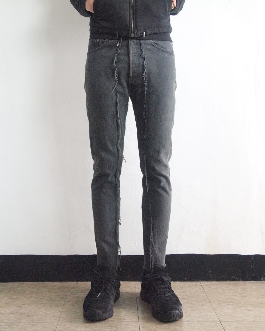 솔로이스트 x 올드파크 디스트로이드 데님 상품이미지4