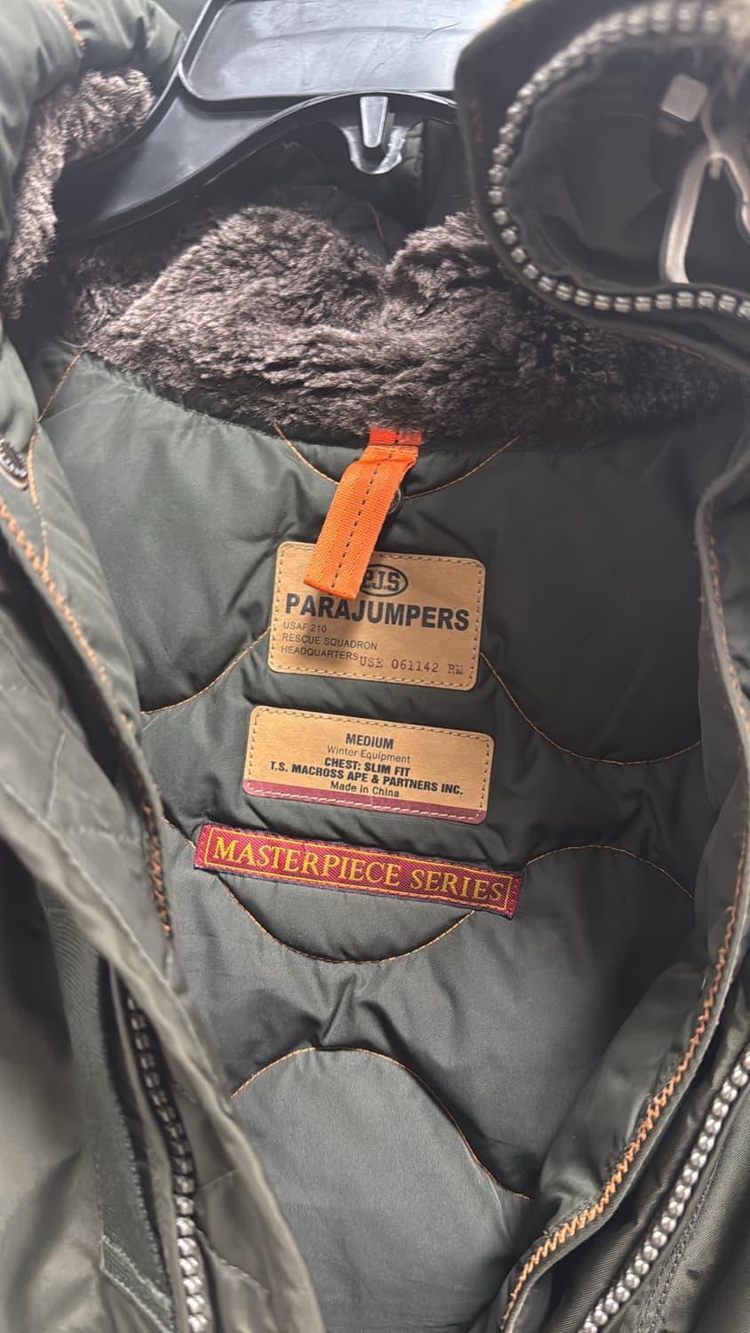 파라점퍼스 고비 m사이즈 패딩 카키색 상품이미지3