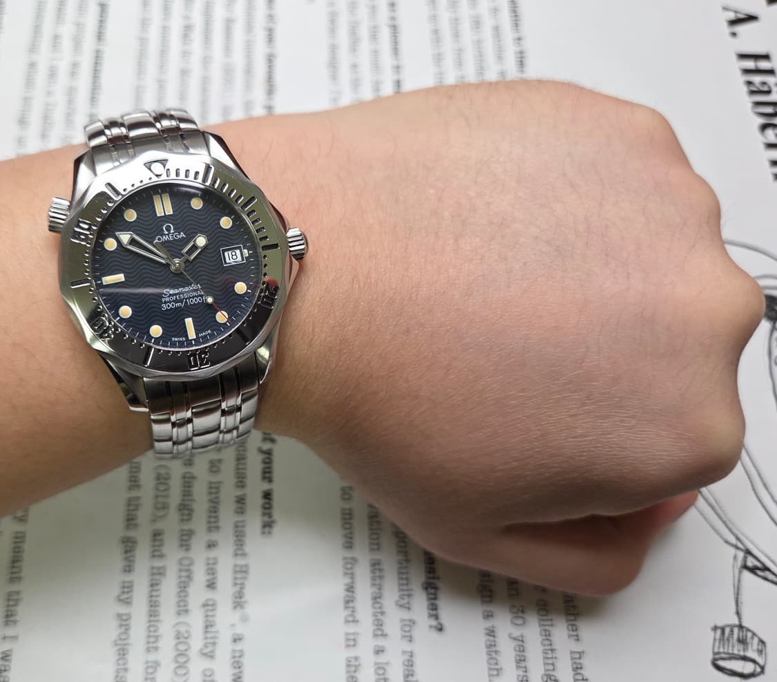 오메가 씨마스터 300m 물결 36mm 쿼츠 브레이슬릿 ver. 상품이미지8