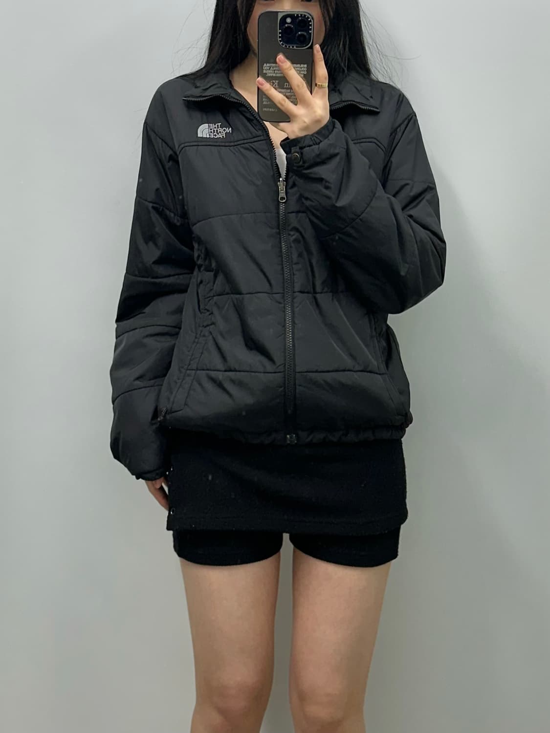 노스페이스 블랙 경량 패딩 상품이미지1