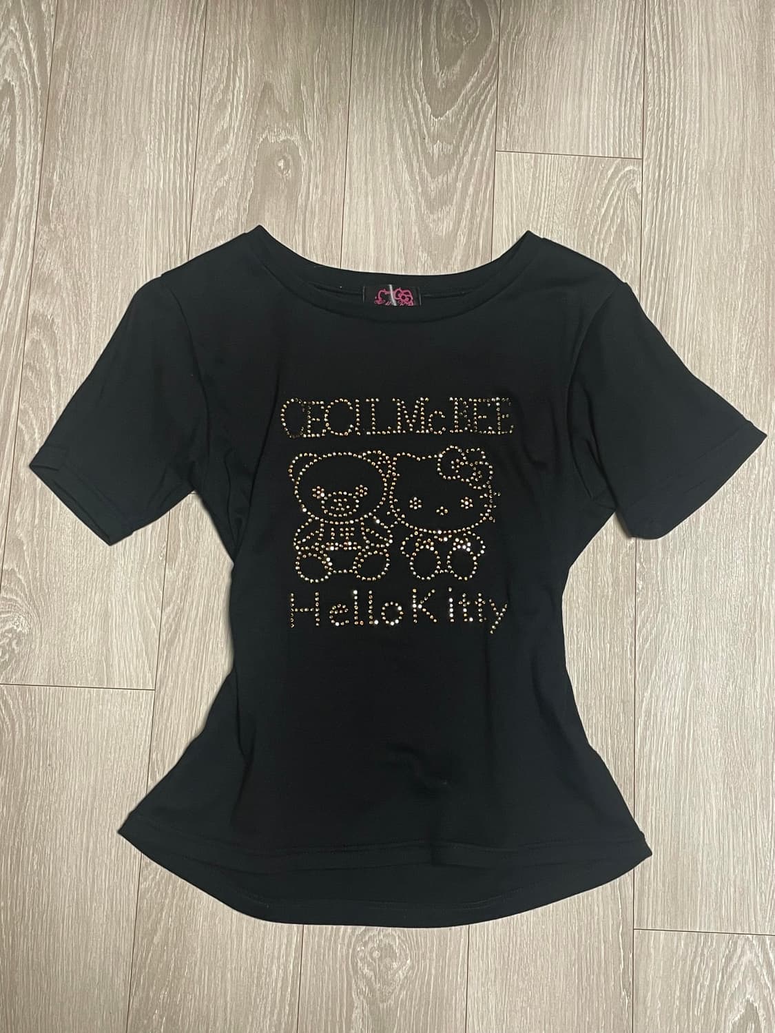 세실맥비 헬로 키티 콜라보 큐빅 갸루 반팔 반팔티 탑 히메 y2k 상품이미지1
