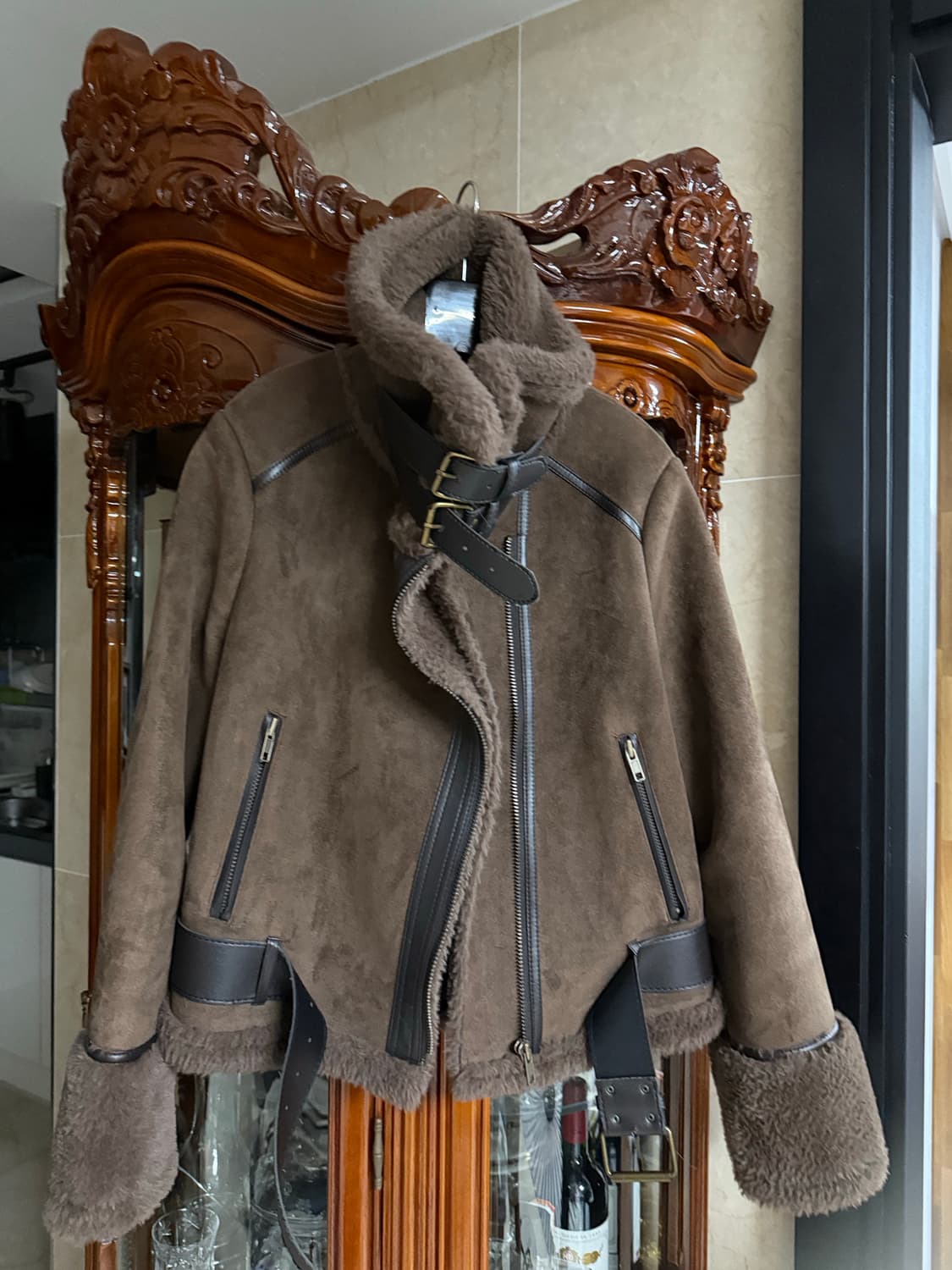 브라운 투버클 무스탕  상품이미지1