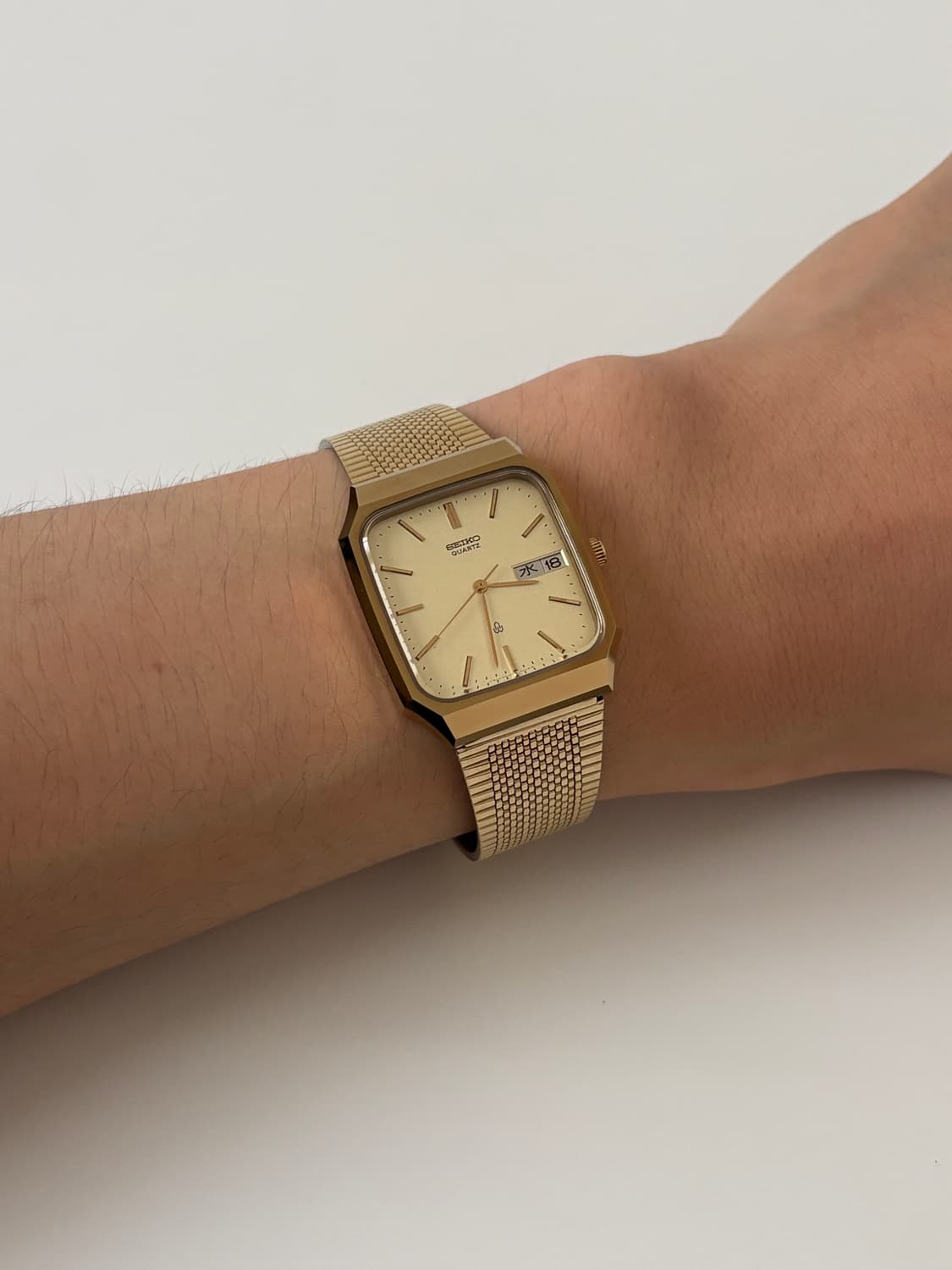 1980s Chariot Texture Gold Square Quartz 상품이미지1