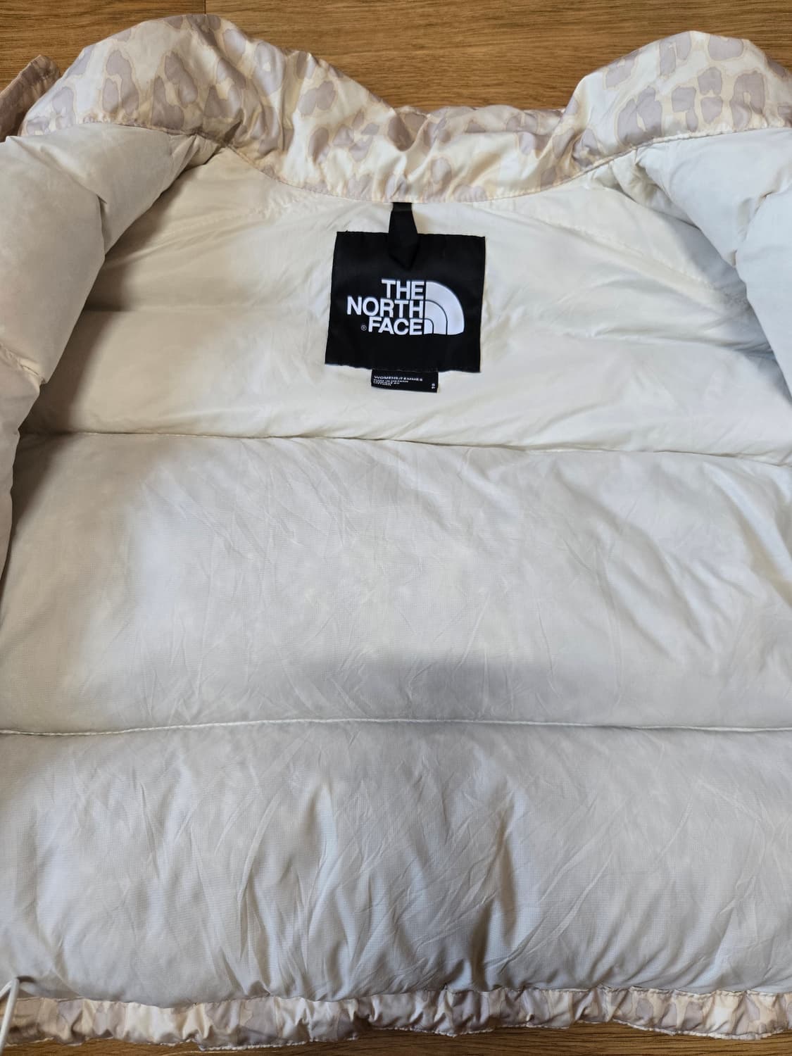 노스페이스 레오파드 프린트 눕시 숏패딩(해외판) 상품이미지7