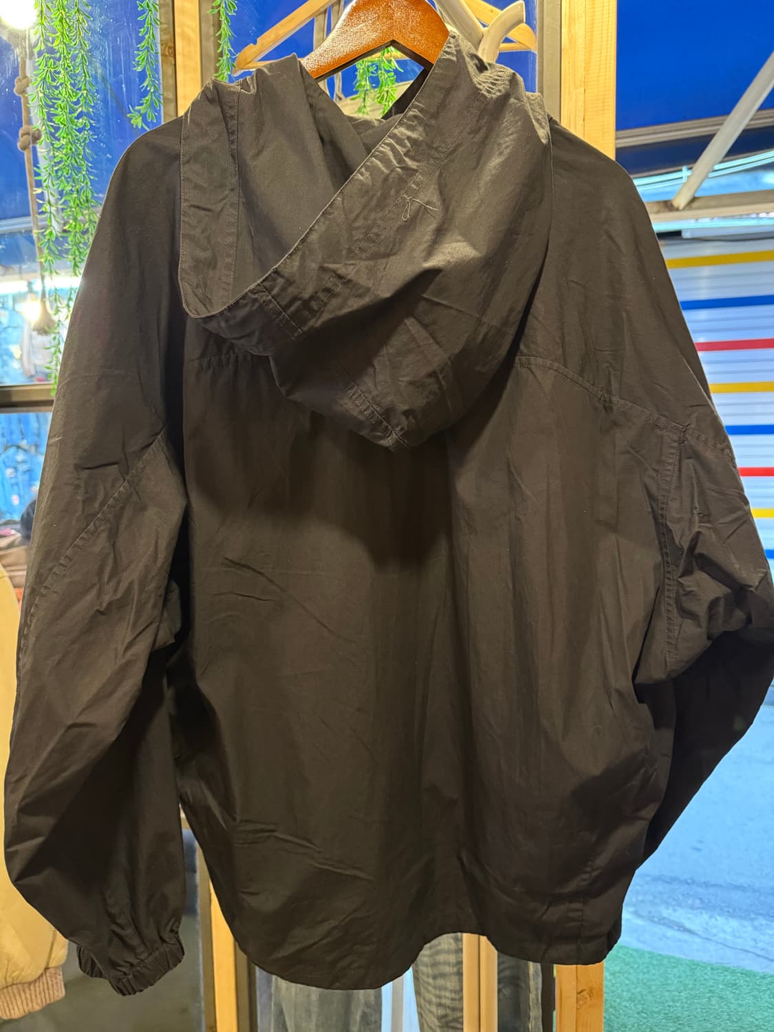 유니클로 U라인 블랙 윈드브레이커  상품이미지3