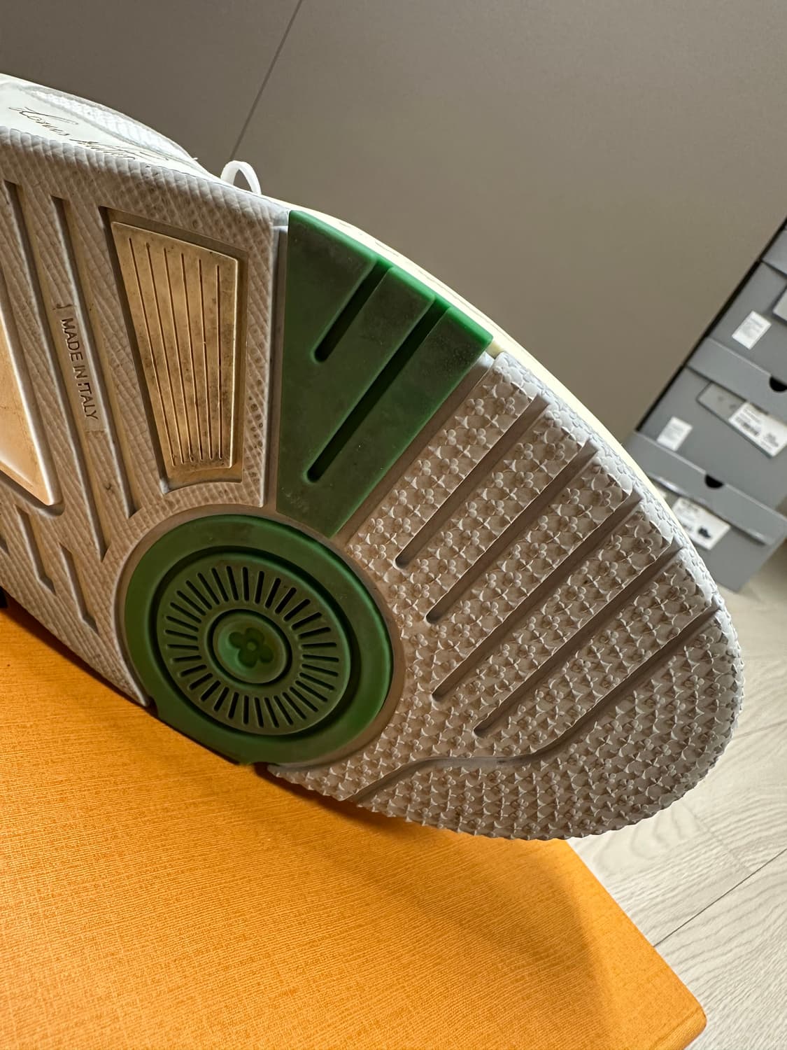 루이비통 버질아블로 그린 트레이너  8 1/2  상품이미지10