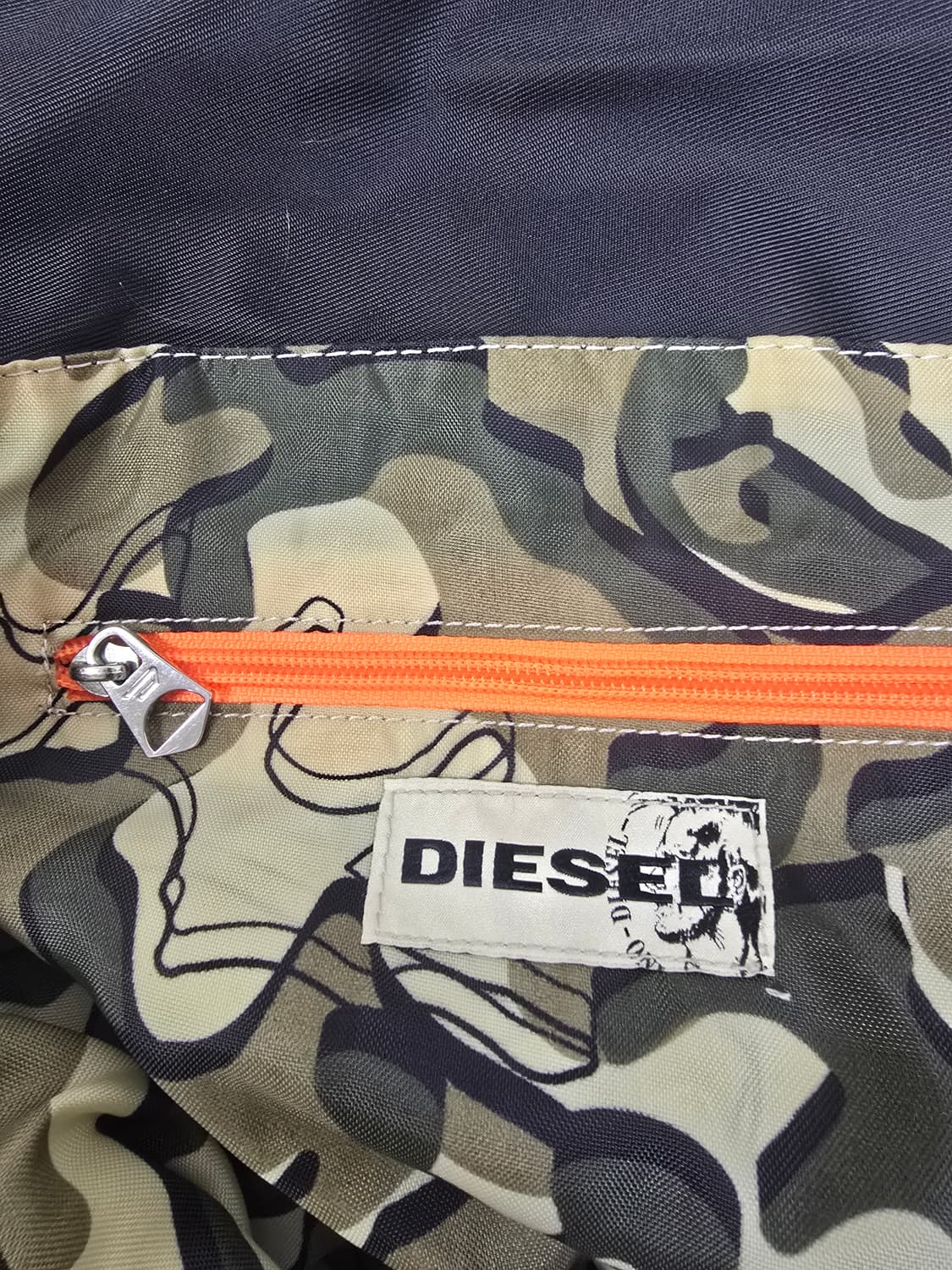 디젤 가죽배색 세련된 데일리 크로스백 상품이미지10