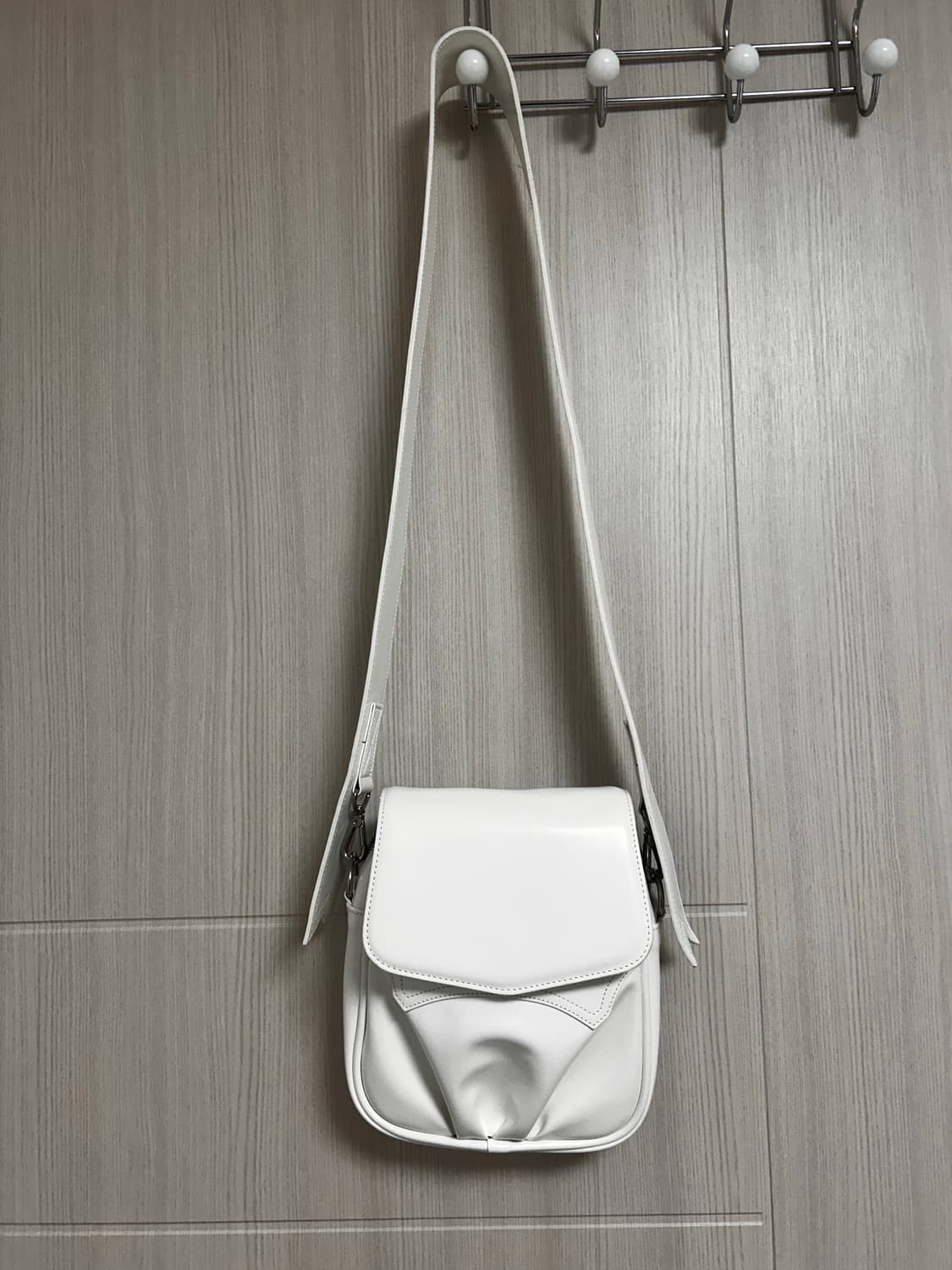 ulika santus 울리카 상투스 채리티 크로스 백 화이트 상품이미지3