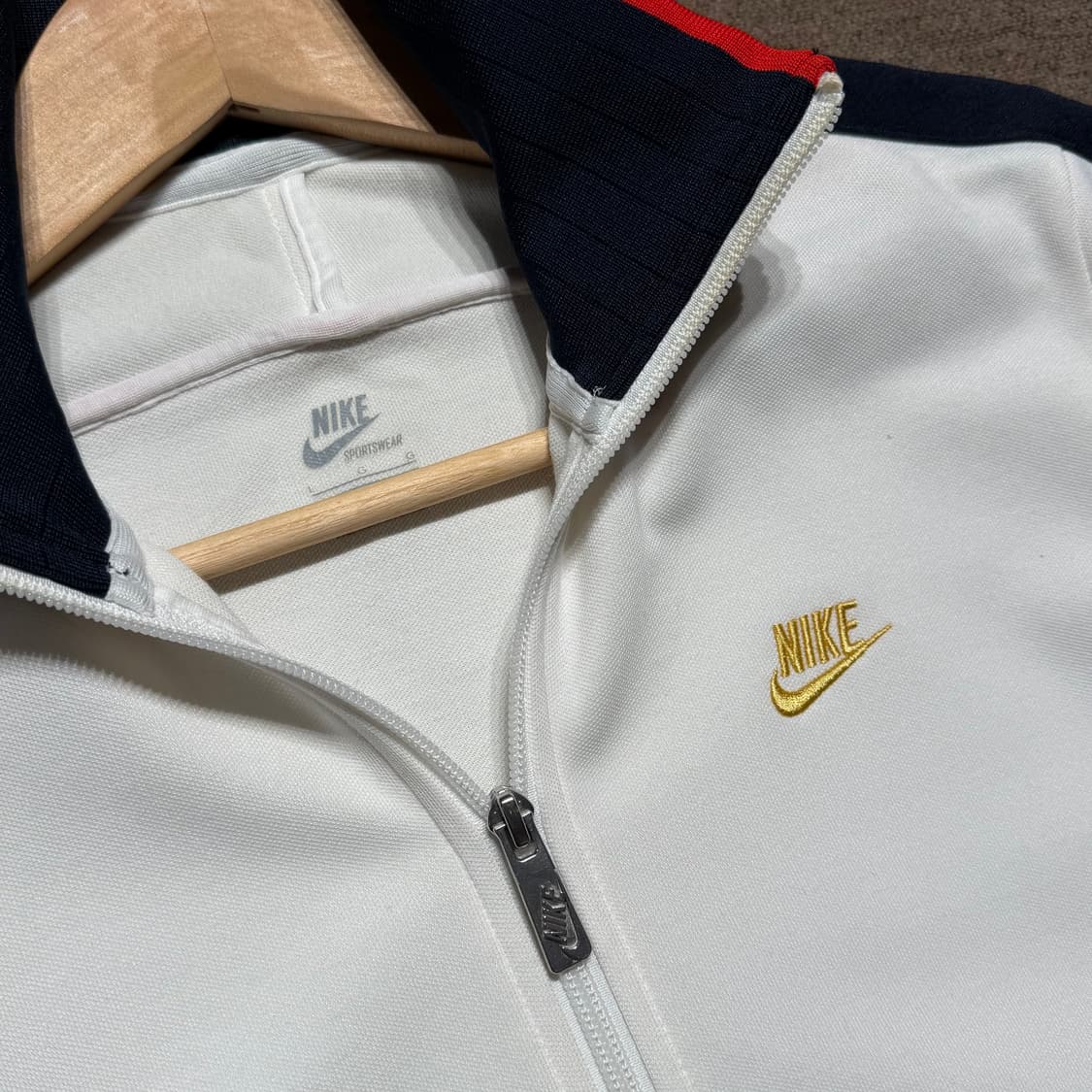 나이키 화이트 골드 트랙탑 져지 L 상품이미지2