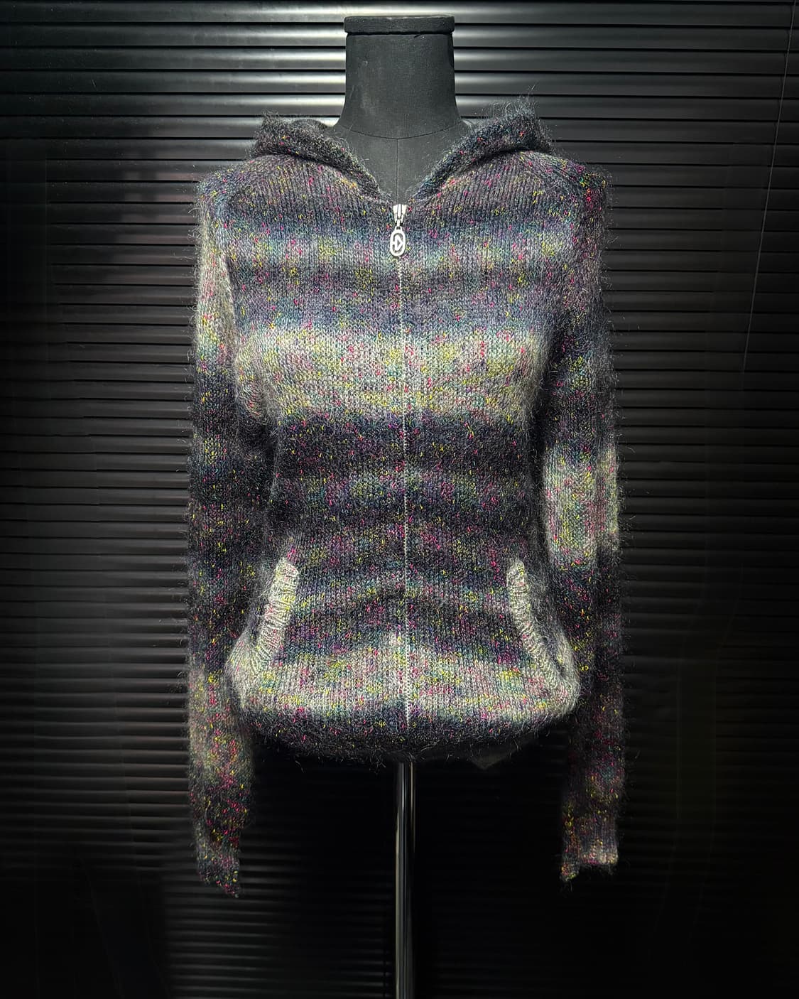 캐서린 햄넷 런던 보카시 모헤어 나일론 스트라이프 일본 후드 니트 집업 상품이미지1