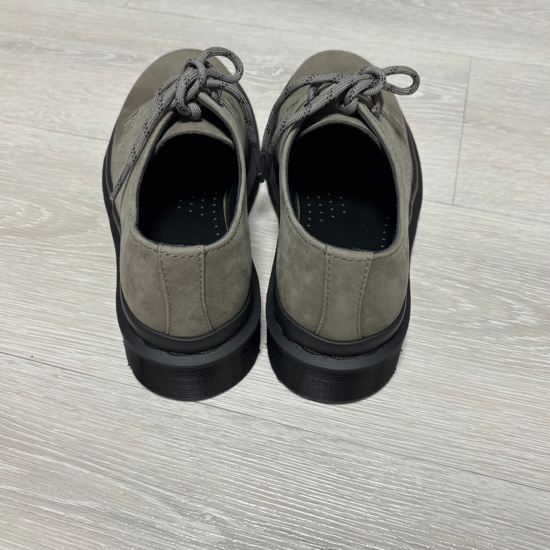 새상품) 닥터마틴 1461 누벅 그레이 220 상품이미지4