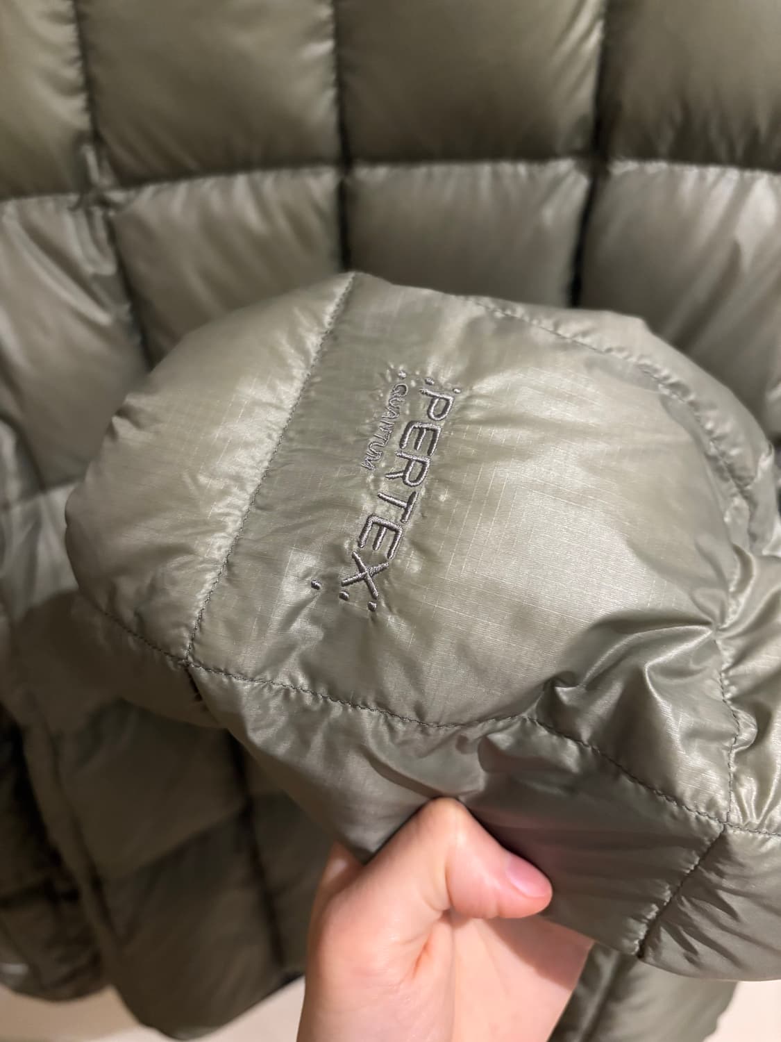 디스이즈네버댓 퍼텍스 라이트 다운 자켓 다크 세이지 경량패딩 상품이미지7