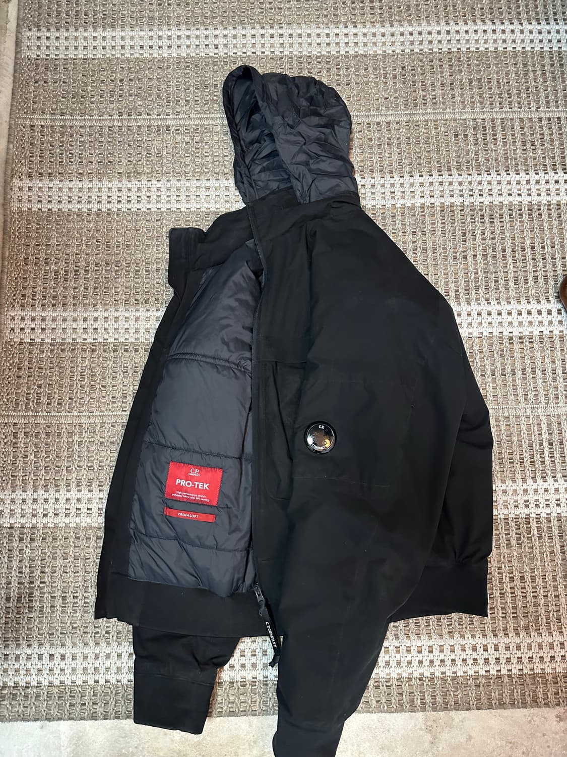 CP 컴퍼니 Pro-Tek 패딩 자켓 24년씩 블랙 S(90) 상품이미지3