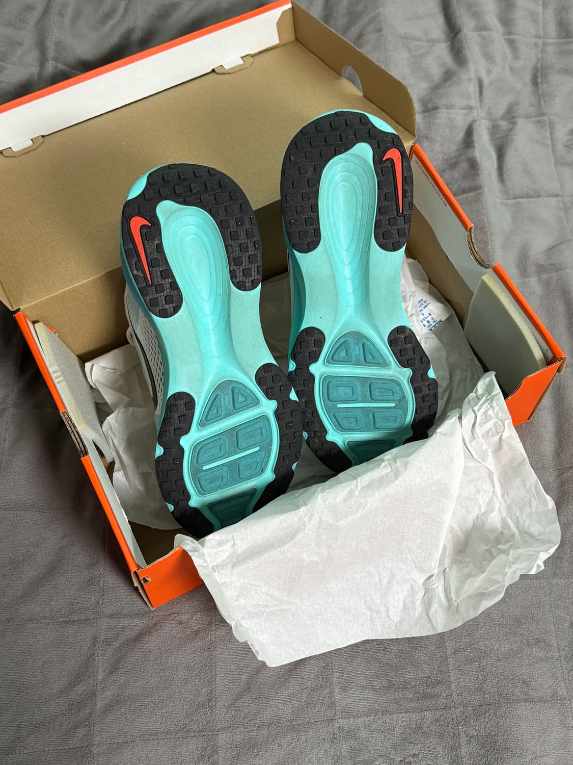 나이키 보메로 18 상품이미지4