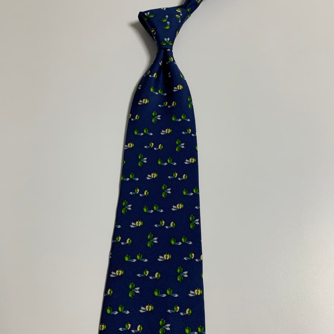 페레가모(Ferragamo) 명품넥타이 클래식 정장룩 코디 A-A+등급 상품이미지8