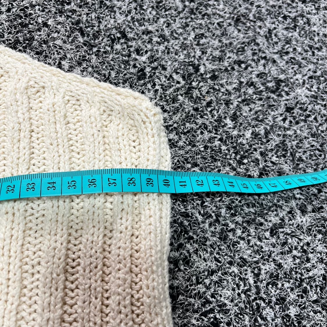 앤유브라운 원숄더 니트 탑 상품이미지3