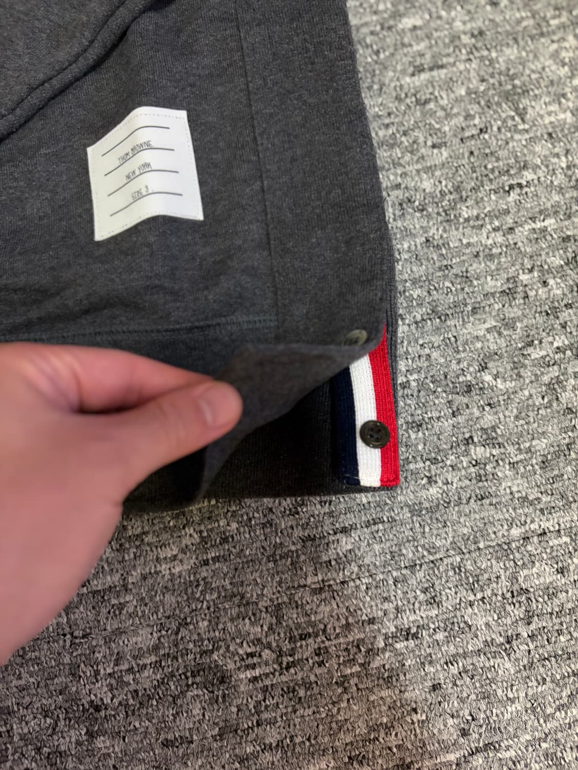톰브라운 4바 스웨트셔츠 다크그레이 3사이즈 상품이미지3