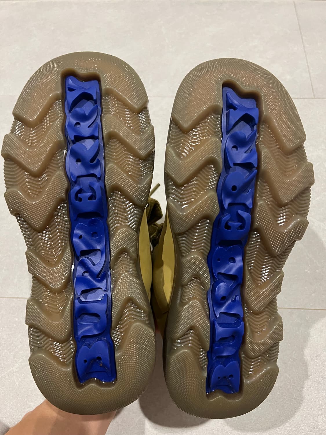 [새제품][40] 버버리 누벅 트랙부츠 상품이미지6