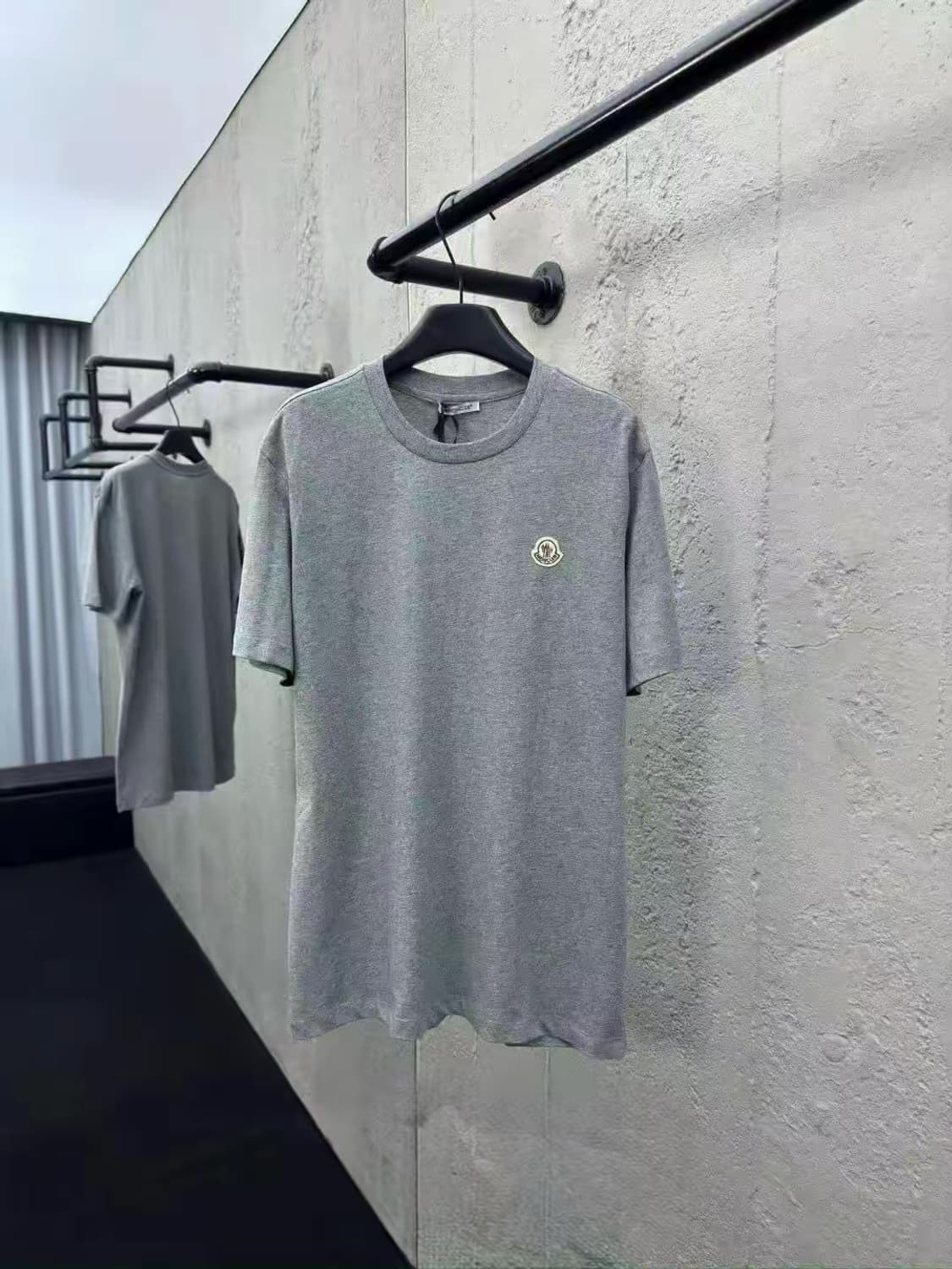 [몽클;레어] 새상품 / 반팔 / 약 105 사이즈 상품이미지1